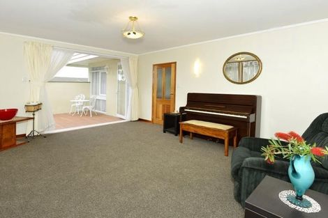 Photo of property in 1/37 Coronation Road, Hillcrest, Auckland, 0627