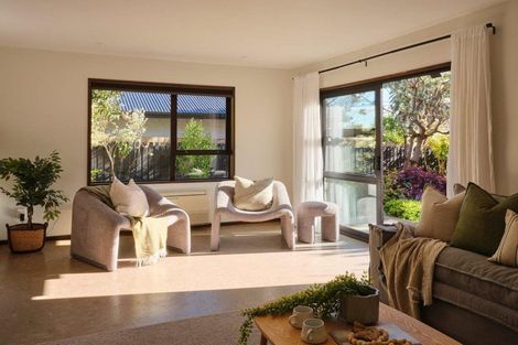 Photo of property in 1/37 Augusta Street, Redcliffs, Christchurch, 8081