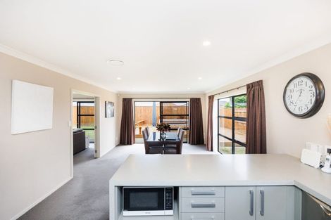 Photo of property in 35 Rosalie Terrace, Kelvin Grove, Palmerston North, 4414