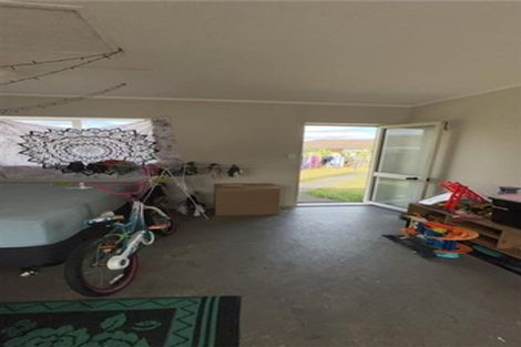 Photo of property in 33 Bernina Place, Weymouth, Auckland, 2103