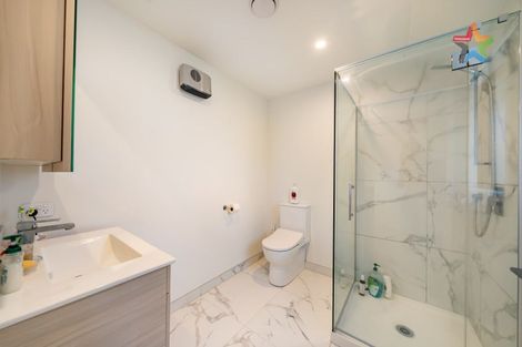 Photo of property in 2/123 Cambridge Terrace, Fairfield, Lower Hutt, 5011
