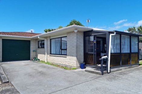 Photo of property in 2/2 Broadway, Waitara, 4320