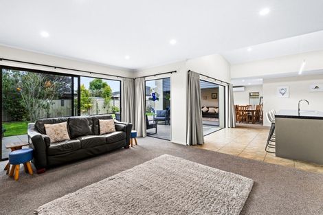 Photo of property in 27 Pinotage Drive, Greenmeadows, Napier, 4112