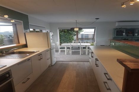 Photo of property in 4b Hillcrest Road, Orewa, 0931