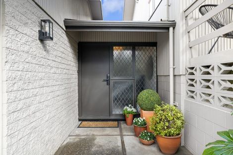 Photo of property in 27 Highland Place, Avonhead, Christchurch, 8042