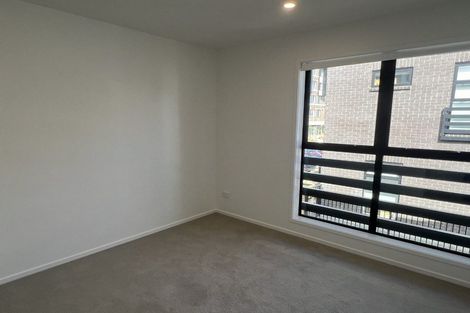 Photo of property in 62 Rauemi Way, Te Atatu South, Auckland, 0610