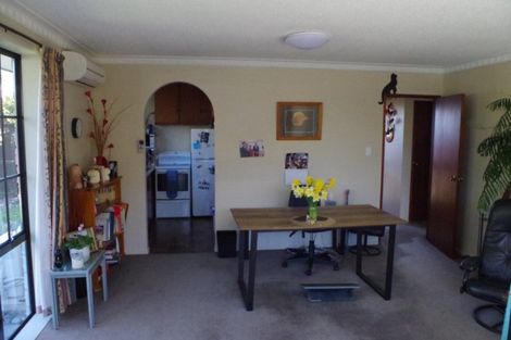 Photo of property in 14 Resolution Place, Bryndwr, Christchurch, 8053