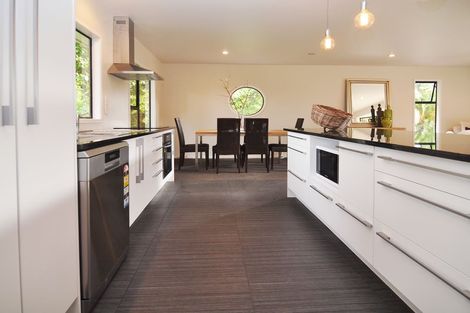 Photo of property in 168 Huia Road, Titirangi, Auckland, 0604