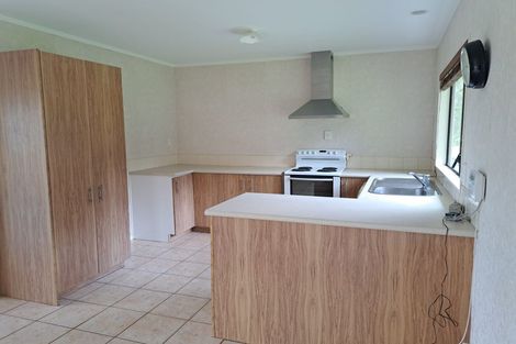 Photo of property in 9 Amery Place, West Harbour, Auckland, 0618