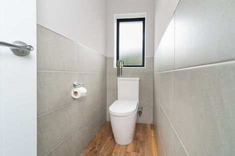 Photo of property in 71 Rhodes Drive, Kelvin Grove, Palmerston North, 4414