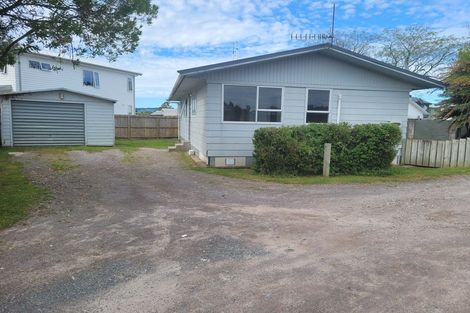 Photo of property in 16a Matthew Place, Kawaha Point, Rotorua, 3010