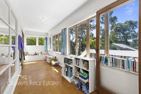 Photo of property in 21a Harrybrook Road, Green Bay, Auckland, 0604
