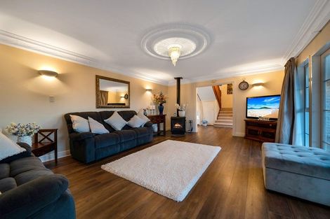 Photo of property in 105 Grassmere Road, Henderson Valley, Auckland, 0612