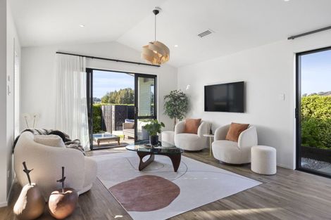 Photo of property in 1 Rongoa Maori Way, Pukekohe, 2120
