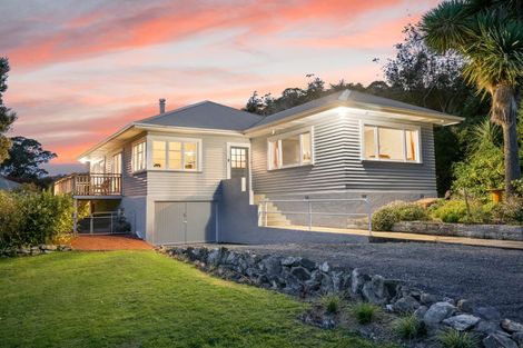 Photo of property in 8 Rosehill Road, Macandrew Bay, Dunedin, 9077