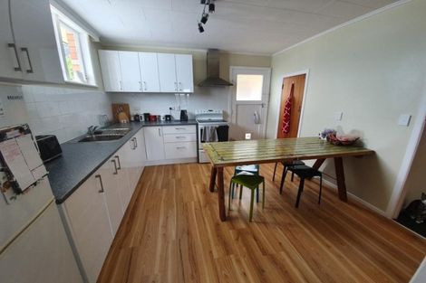 Photo of property in 33 Findlay Street, Moturoa, New Plymouth, 4310