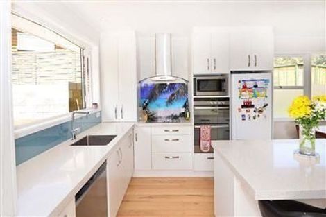 Photo of property in 17 Kathleen Street, Totara Vale, Auckland, 0627