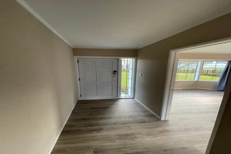 Photo of property in 2 Fitzwater Place, Henderson, Auckland, 0612