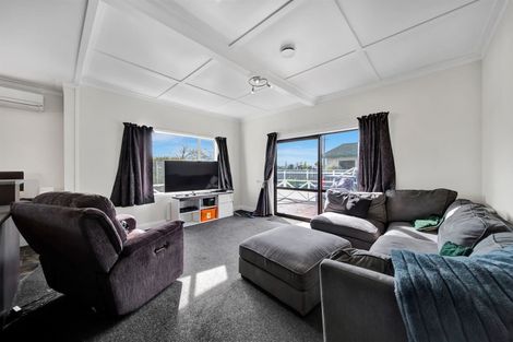 Photo of property in 37 Wallscourt Place, Normanby, Hawera, 4614