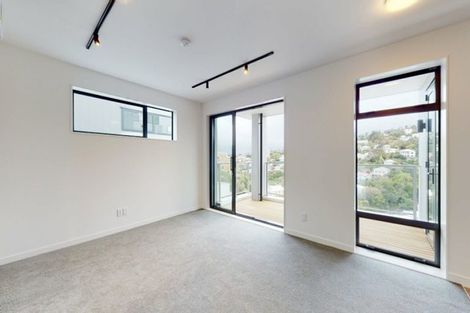 Photo of property in 67u4 Tiketike Way, Brooklyn, Wellington, 6021
