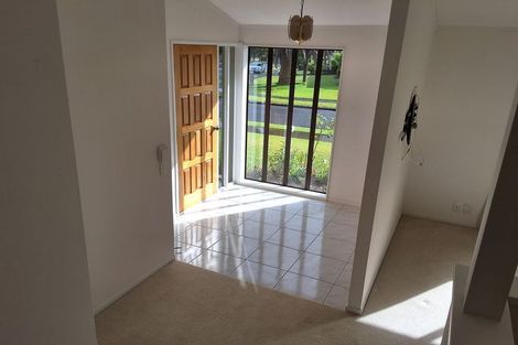 Photo of property in 53 Golfland Drive, Golflands, Auckland, 2013
