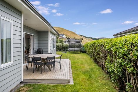 Photo of property in 106 Amesbury Drive, Churton Park, Wellington, 6037