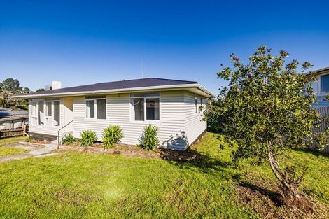 Photo of property in 15 Whiteman Road, Kawakawa, 0210