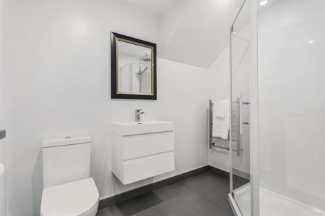 Photo of property in 13 Lanigan Street, Birkdale, Auckland, 0626