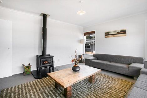 Photo of property in 42 Hilling Street, Titirangi, Auckland, 0604
