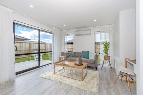 Photo of property in 4 Northmoor Boulevard, Rolleston, 7615