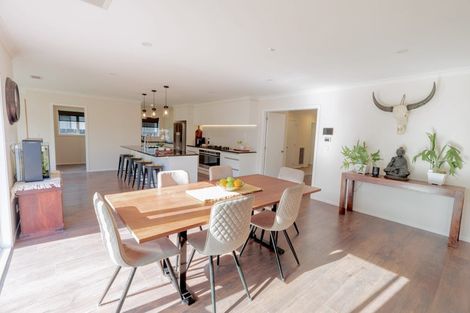 Photo of property in 33 Rochdale Drive, Churton Park, Wellington, 6037