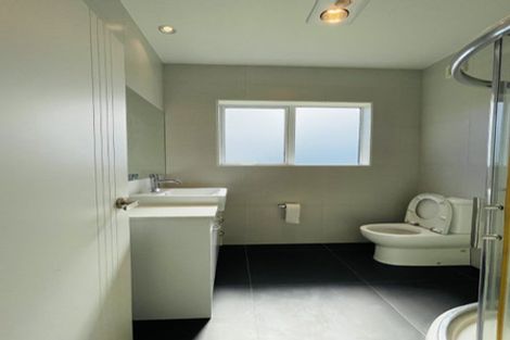 Photo of property in 4a Marina View Drive, West Harbour, Auckland, 0618