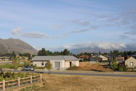 Photo of property in 6 Doug Ledgerwood Drive, Wanaka, 9305