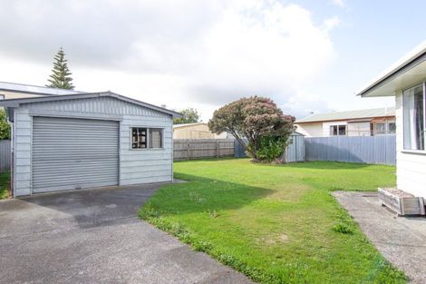 Photo of property in 19 Bendigo Street, Cloverlea, Palmerston North, 4412