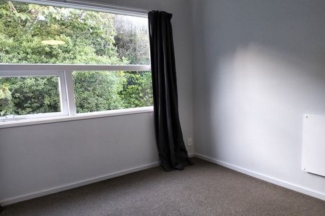 Photo of property in 23f7 Collins Avenue, Tawa, Wellington, 5028