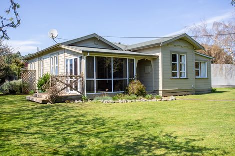 Photo of property in 103 Lincoln Road, Carterton, 5713