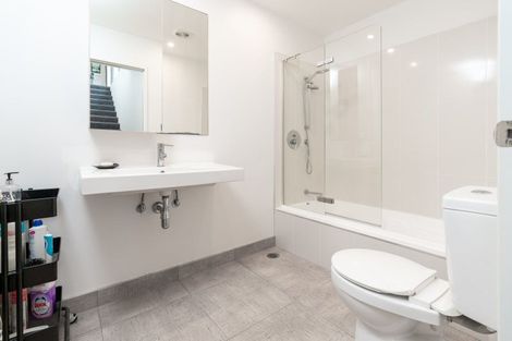 Photo of property in 20 Tiketike Way, Brooklyn, Wellington, 6021