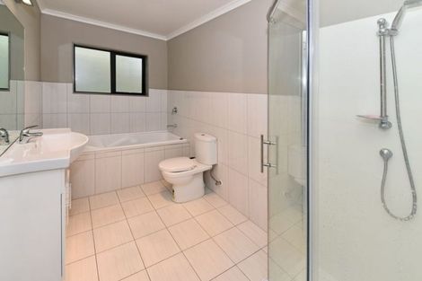 Photo of property in 158 Keri Vista Rise, Papakura, 2110