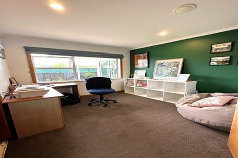 Photo of property in 18 Whitby Road, Britannia Heights, Nelson, 7010