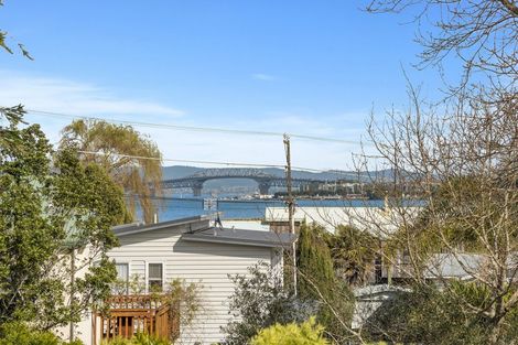 Photo of property in 30a Kawerau Avenue, Devonport, Auckland, 0624