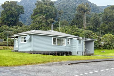 Photo of property in 13 Main Road, Fox Glacier, 7886