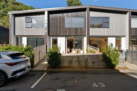 Photo of property in 22 Rua Kai Way, Brooklyn, Wellington, 6021