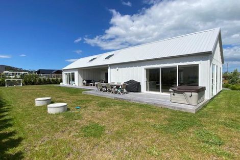 Photo of property in 4 Maeha Drive, Matakana, 0985