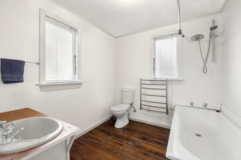 Photo of property in 15 East Street, Raglan, 3225