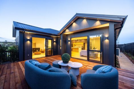 Photo of property in 7 Halcyon Bay Lane, Wainui, 0992