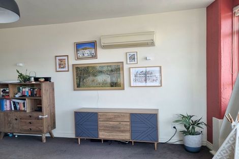 Photo of property in Endeavour Apartments, 10/125u Thorndon Quay, Pipitea, Wellington, 6011