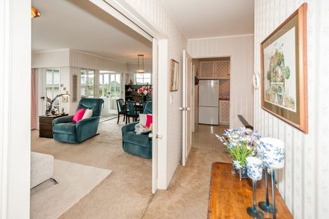 Photo of property in 1/209 Onewa Road, Birkenhead, Auckland, 0626