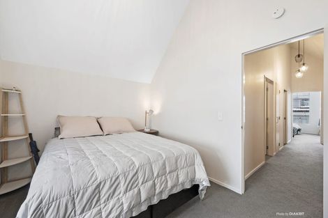 Photo of property in Victoria Villas, 42/35u Pirie Street, Mount Victoria, Wellington, 6011