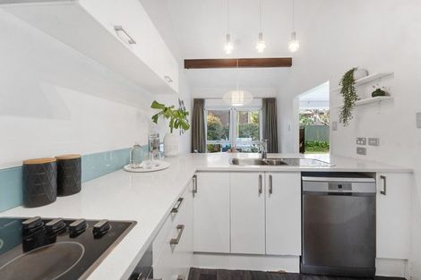 Photo of property in 2/40 James Evans Drive, Northcote, Auckland, 0627