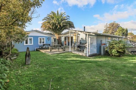 Photo of property in 2 Hennessy Street East, Foxton Beach, Foxton, 4815